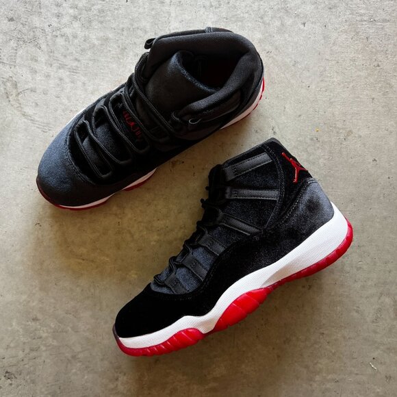 Jordan 11 Retro Bred Velvet DB5457-061 Women's 6.5 Luxury Basketball Sneakers - Picture 1 of 12